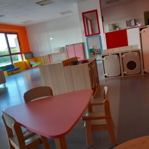 Les pitchouns - Crèche Les 4 Saisons à Sausseuzemare - Salle pour les tout-petits 3